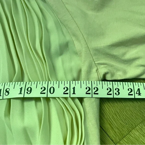 NWT Pink Korean T-Shirt with Accordion Pleated Insert - Size Medium - Picture 6 of 8